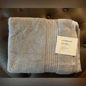 NWT Set of 3 Liz Claiborne Bath Towels